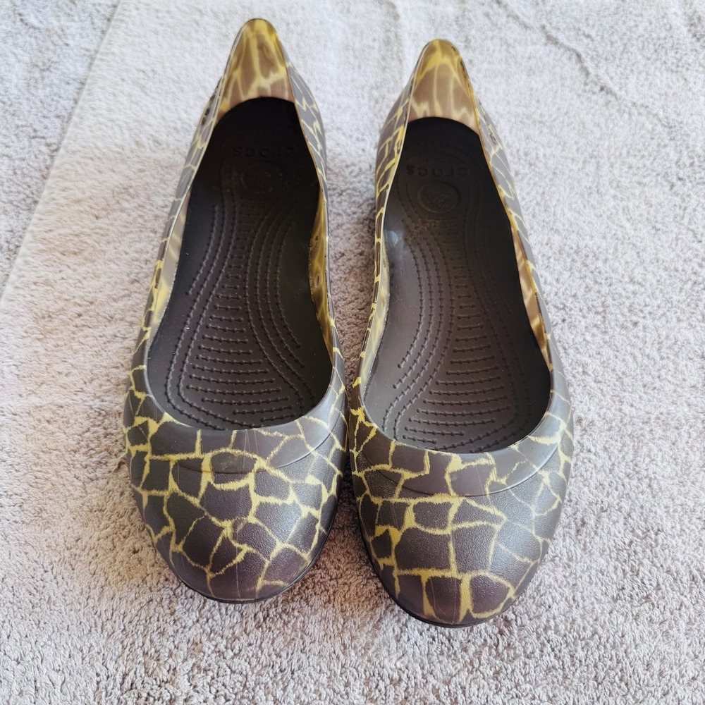 Crocs Giraffe Print Ballet Flats Women's Size 9 Brown Yellow Slip On Comfort